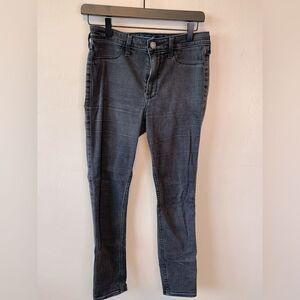 Hollister dark gray/black hi Rise Jean Leggings size 7s 28